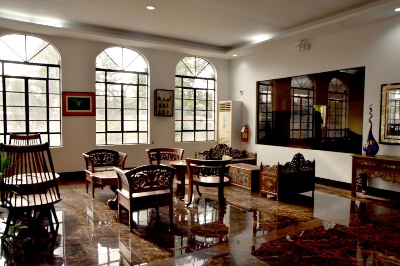 Isla De Oro Hotel Mamburao Εξωτερικό φωτογραφία