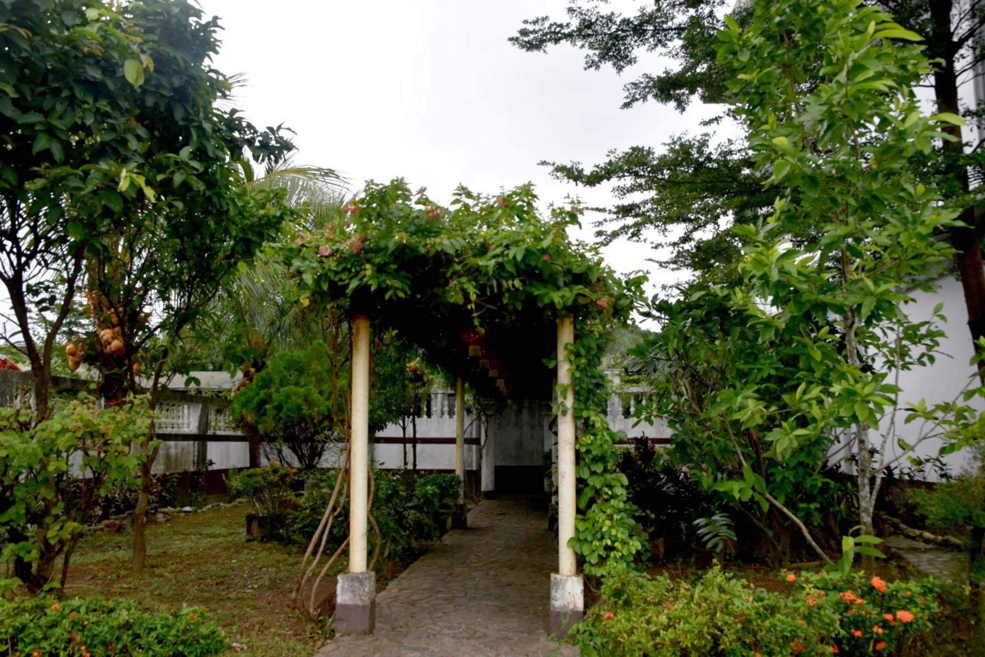 Isla De Oro Hotel Mamburao Εξωτερικό φωτογραφία